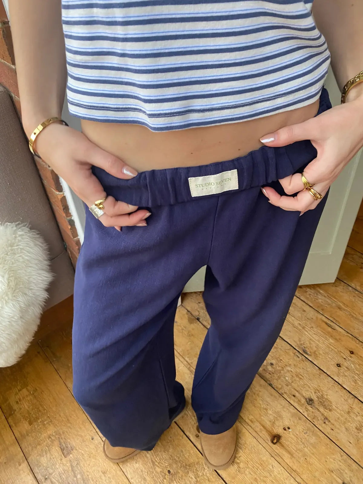 Dark Blue Women's Wide-Leg Lounge Pants with Elastic Waistband & Side Pockets — Zora - Waist Detail