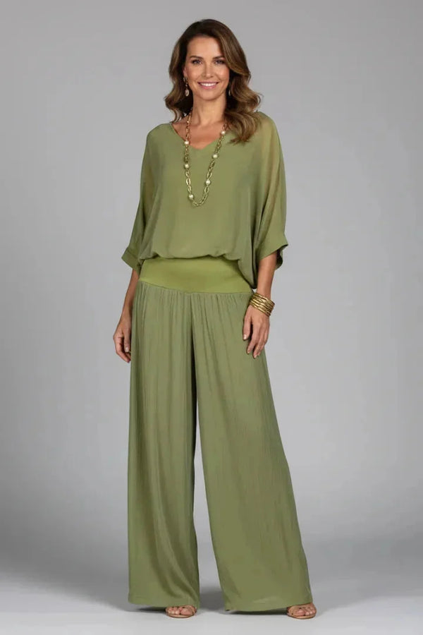 Green Women's Crinkle-Textured V-Neck Two-Piece Set with Wide-Leg Pants